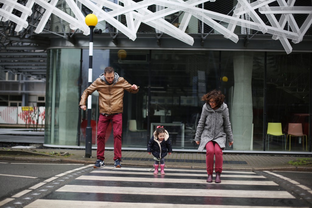 Séance photo famille Nantes urbaine avec « La danse de l’image »