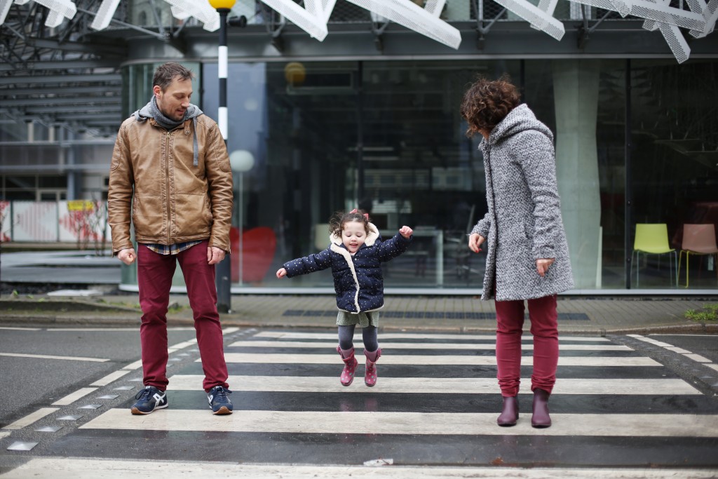Séance photo famille Nantes urbaine avec « La danse de l’image »