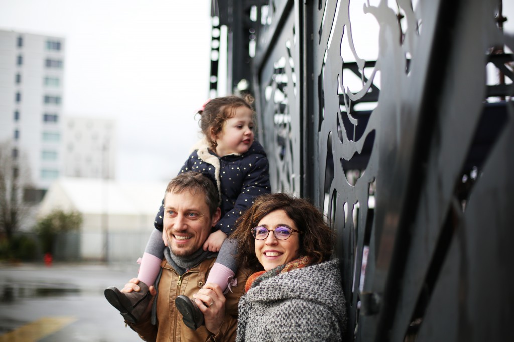 Sesión fotos familia Nantes urbana con la fotógrafa Alexandra Beal