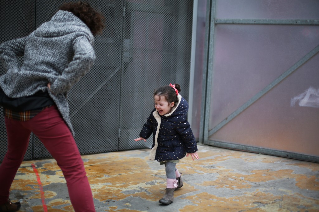 Séance photo famille Nantes urbaine avec « La danse de l’image »