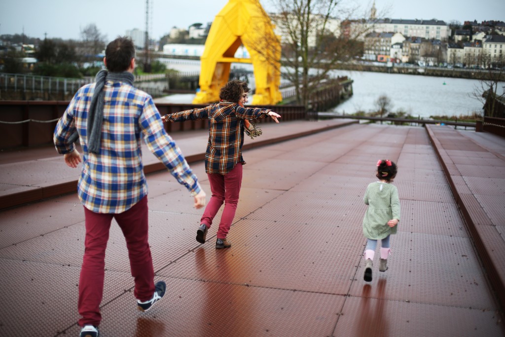 Séance photo famille Nantes urbaine avec « La danse de l’image »