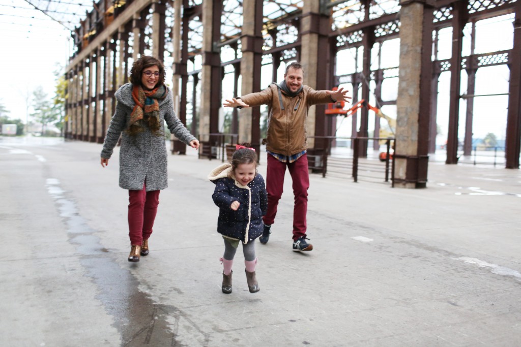 Séance photo famille Nantes urbaine avec « La danse de l’image »