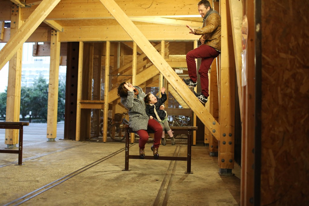 Séance photo famille Nantes urbaine avec « La danse de l’image »